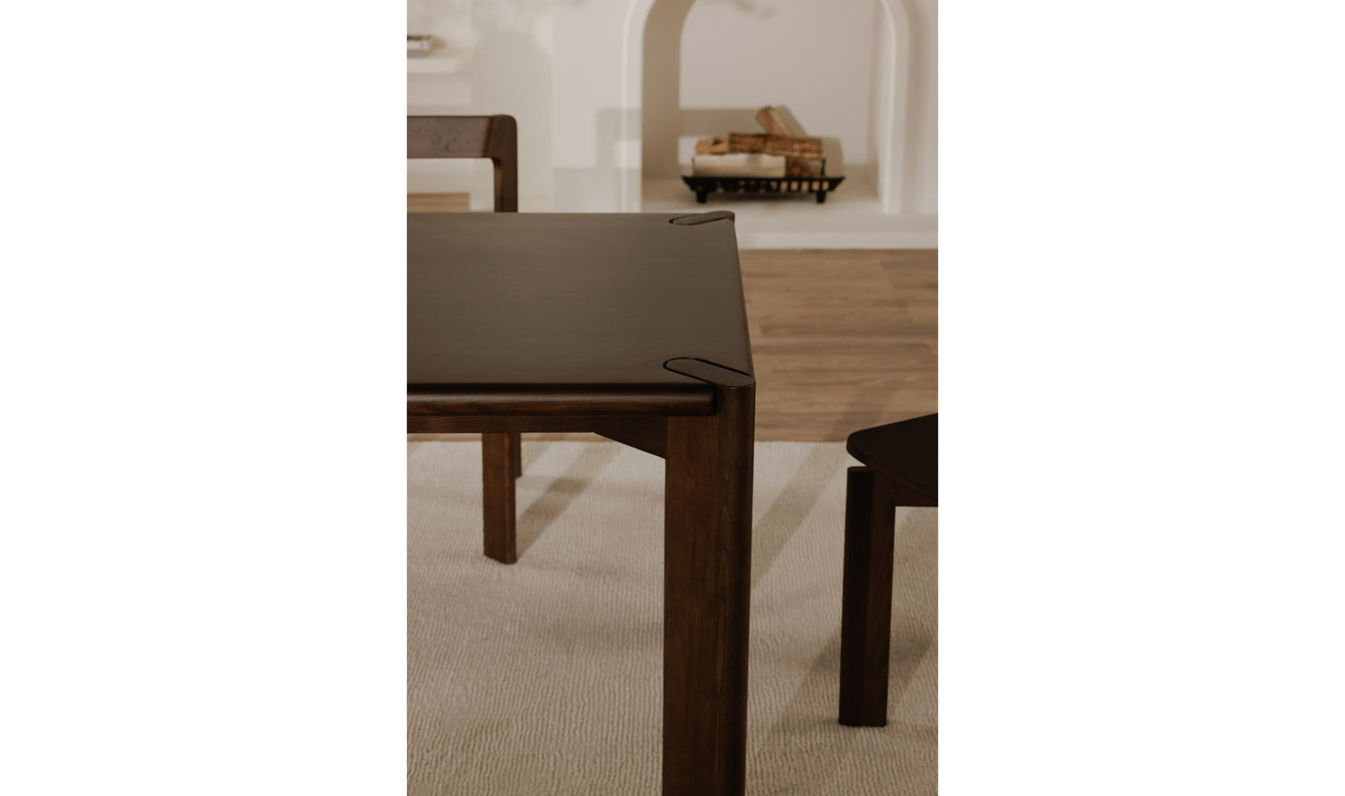 Suno Dining Table